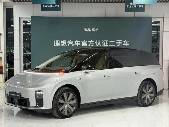 Li Auto i8 2025 Model Standard Edition – фото 1