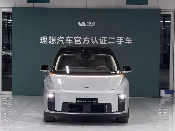 Li Auto i8 2025 Model Standard Edition – фото 2