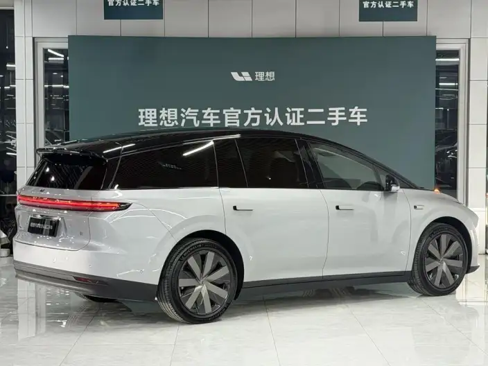 Li Auto i8 2025 Model Standard Edition – фото 4
