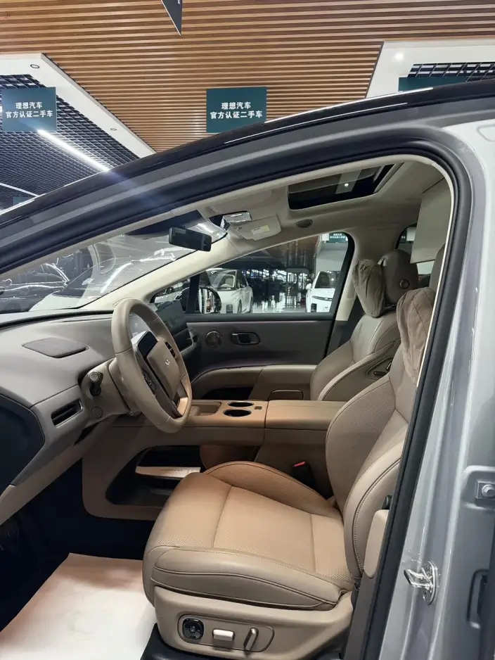Li Auto i8 2025 Model Standard Edition – фото 8