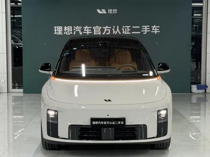 Li Auto i8 2025 Model Standard Edition – фото 2