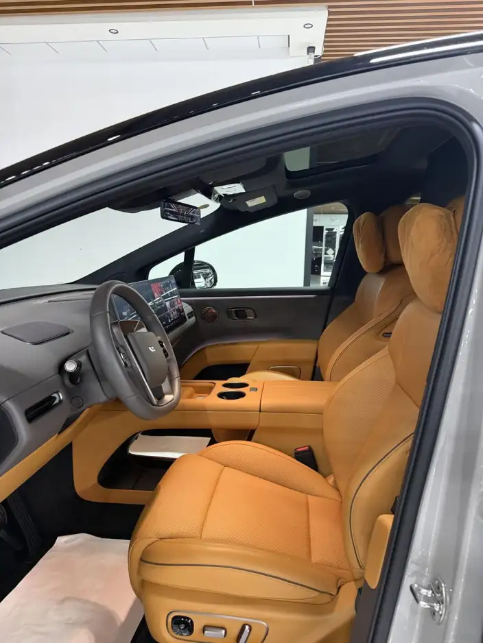 Li Auto i8 2025 Model Standard Edition – фото 7