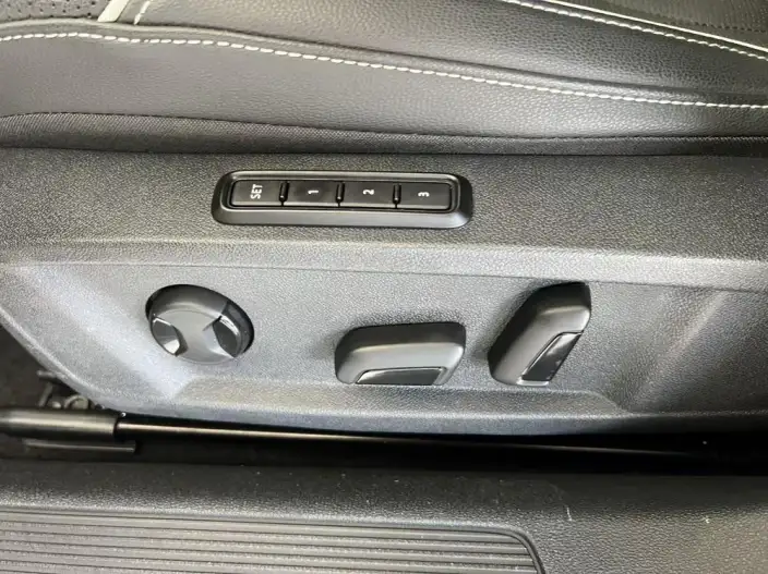 Volkswagen Passat PHEV 2022 Model 430PHEV Hybrid Deluxe Edition – фото 8