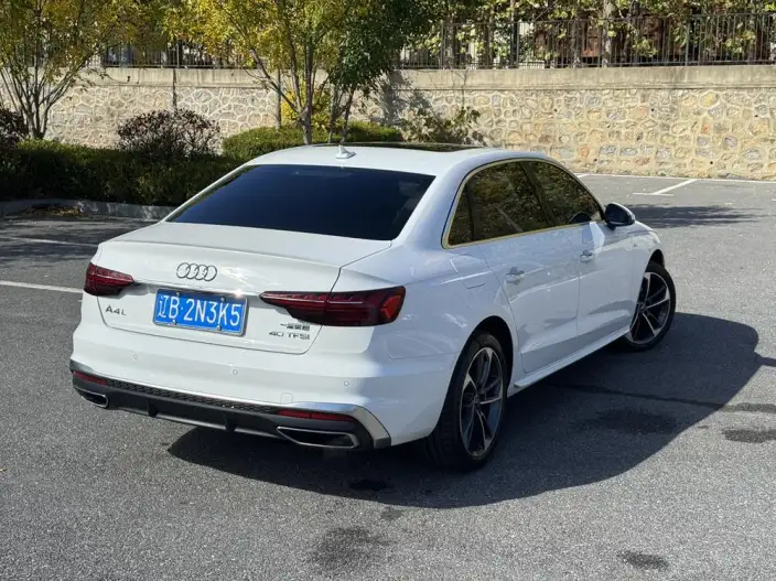 Audi A4 L 2022 Model 40 TFSI Fashion Dynamic Model – фото 6