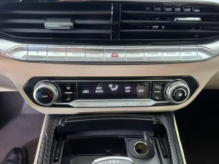 Bestune T77 2021 Model Pro 280 TID Automatic Luxury Model – фото 10