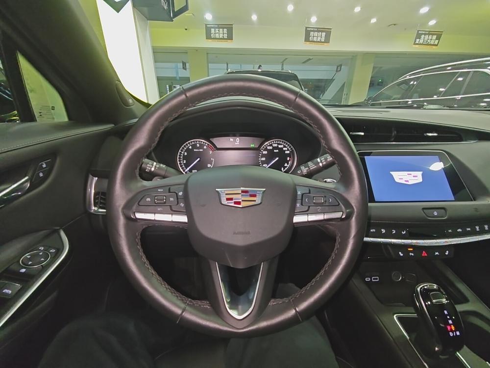 Cadillac XT4 2021 28T 4WD Leader – фото 8