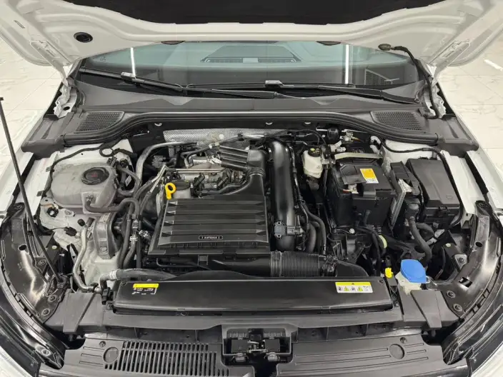 Volkswagen Golf 2023 Model 280TSI DSG R-Line Lite – фото 10