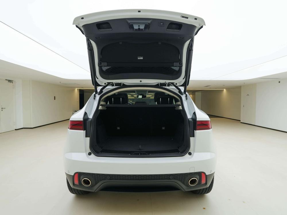 Jaguar E-PACE 2024 R-Dynamic SE Black Sport Edition – фото 22