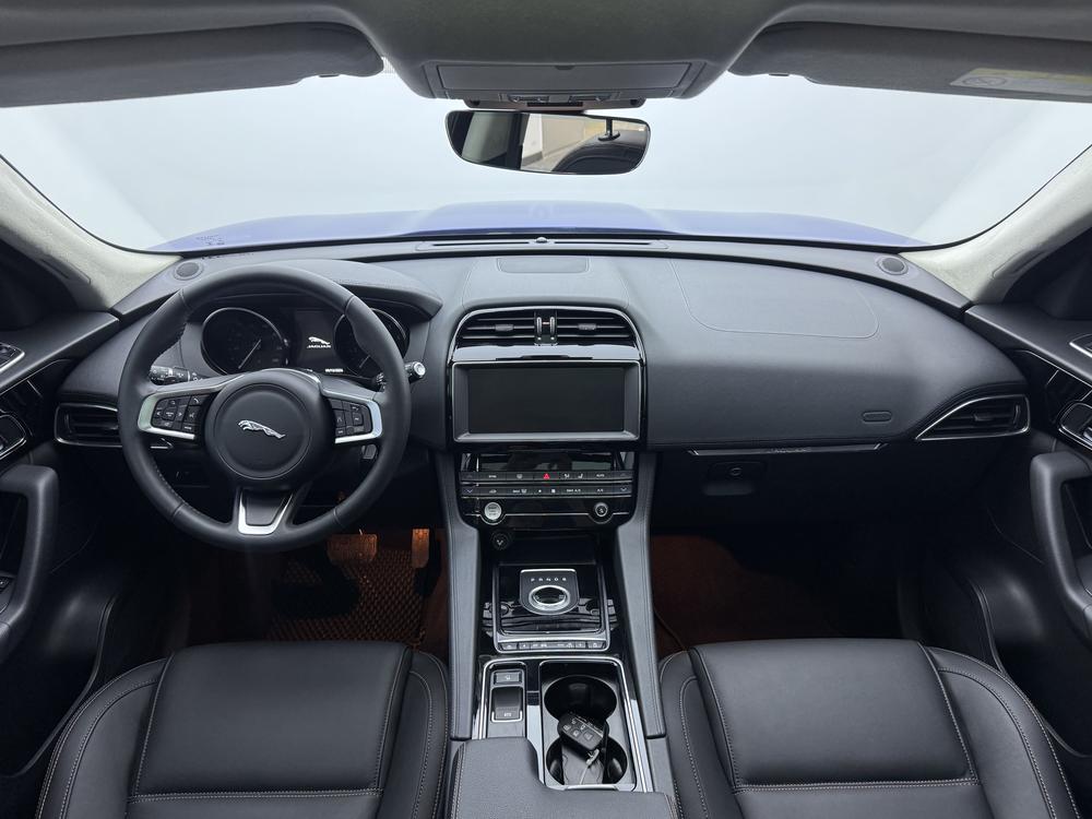 Jaguar F-PACE Модель 2020 года 2.0T 4WD Urban Exclusive Edition – фото 14