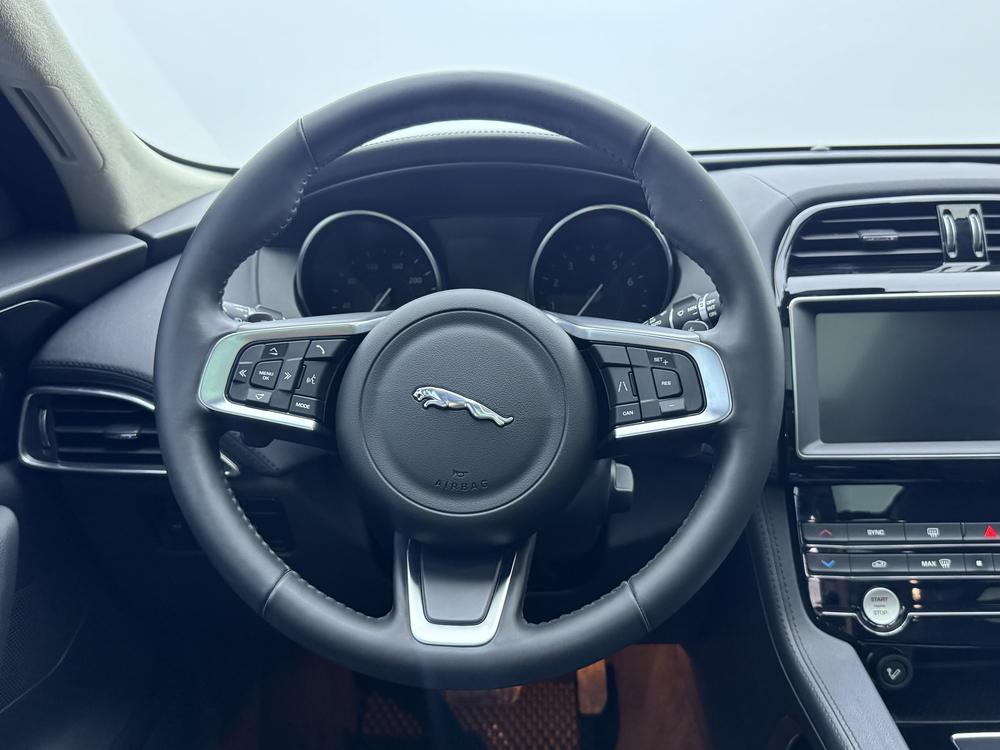 Jaguar F-PACE Модель 2020 года 2.0T 4WD Urban Exclusive Edition – фото 16