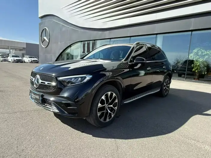 Mercedes-Benz GLC 2023 Model GLC 260 L 4MATIC Luxury Model 7 seat – фото 1