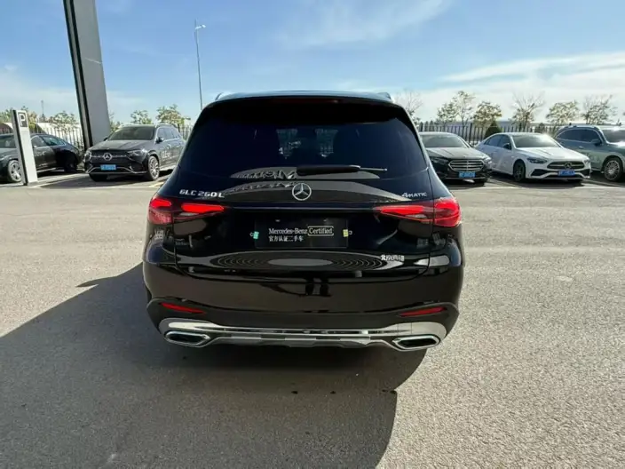Mercedes-Benz GLC 2023 Model GLC 260 L 4MATIC Luxury Model 7 seat – фото 4