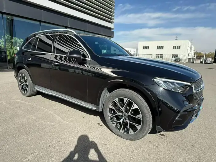 Mercedes-Benz GLC 2023 Model GLC 260 L 4MATIC Luxury Model 7 seat – фото 6