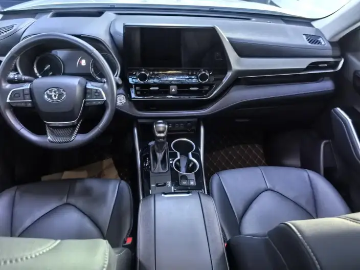 Toyota Highlander 2023 Model Hybrid 2.5L 4WD Premium Edition 7 seat – фото 7