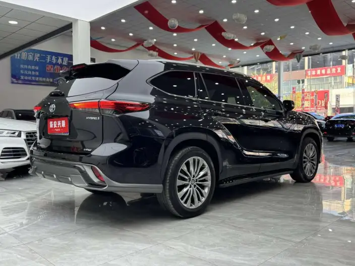 Toyota Highlander 2022 Model Hybrid 2.5L 4WD Premium Edition 7 seat – фото 6