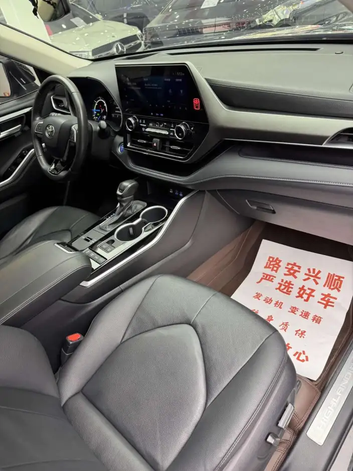 Toyota Highlander 2022 Model Hybrid 2.5L 4WD Premium Edition 7 seat – фото 10