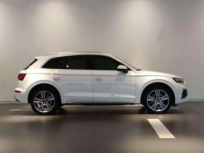 Audi Q5L 2021 Model 45 TFSI Luxury Dynamic Model