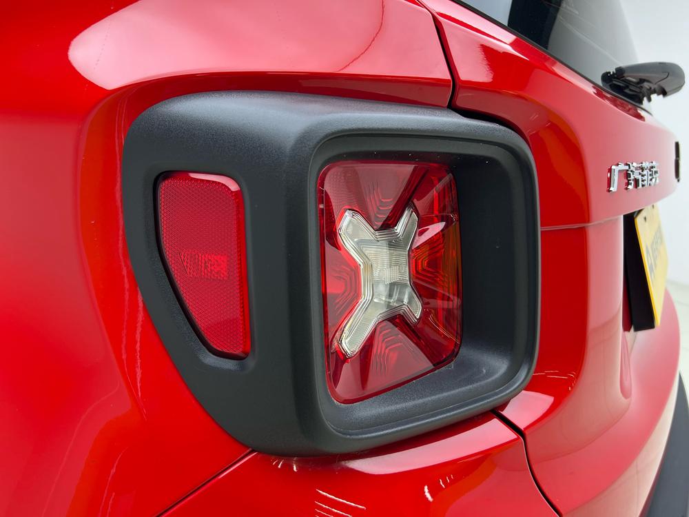 Jeep Renegade Модель 2018 года Connected Luxgen Screen Edition 180T автоматическое Jin энергия Edition – фото 13