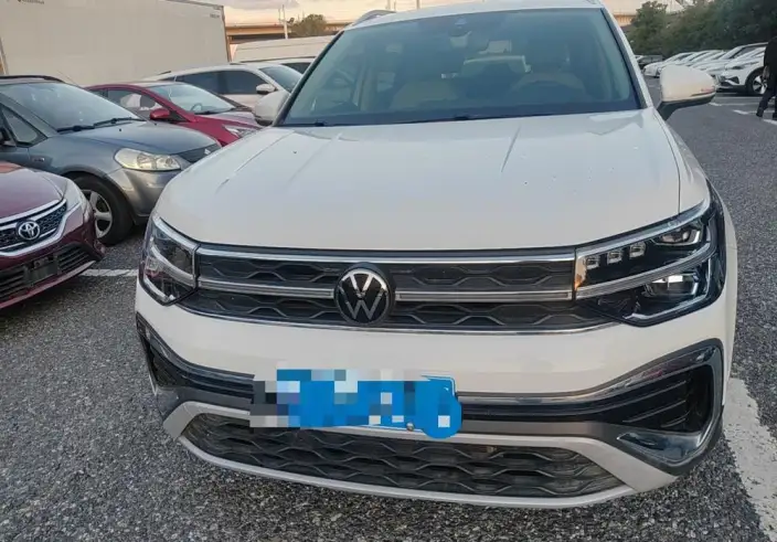 Volkswagen Tharu 2023 Model 300TSI 2WD Full Moon Edition
