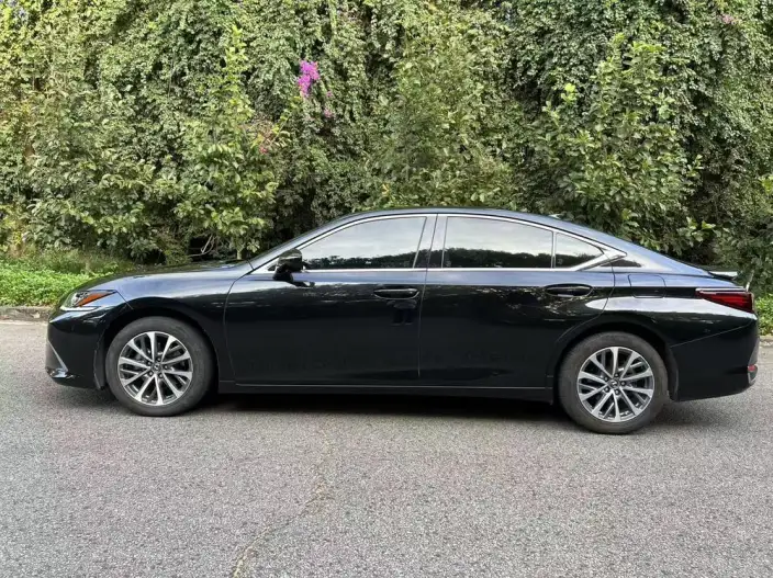 Lexus ES 2022 Model 300h Superior Edition – фото 4