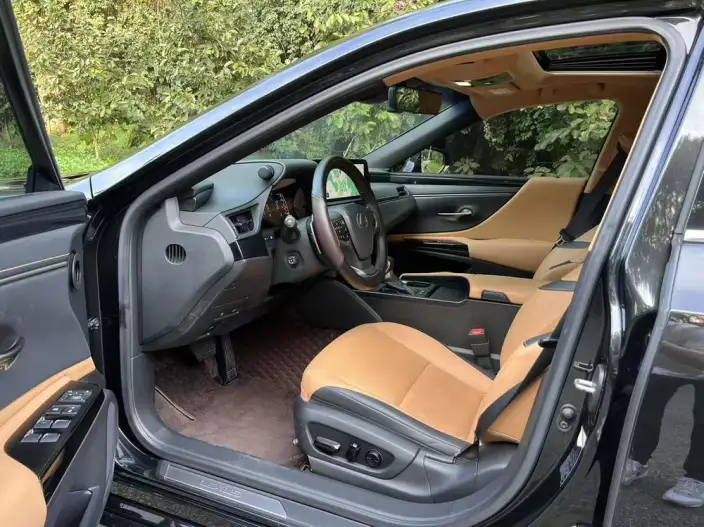 Lexus ES 2022 Model 300h Superior Edition – фото 9