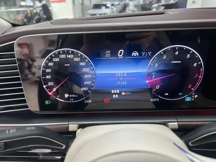 Mercedes-Benz GLS 2024 Model GLS 450 4MATIC Fashion Model – фото 5