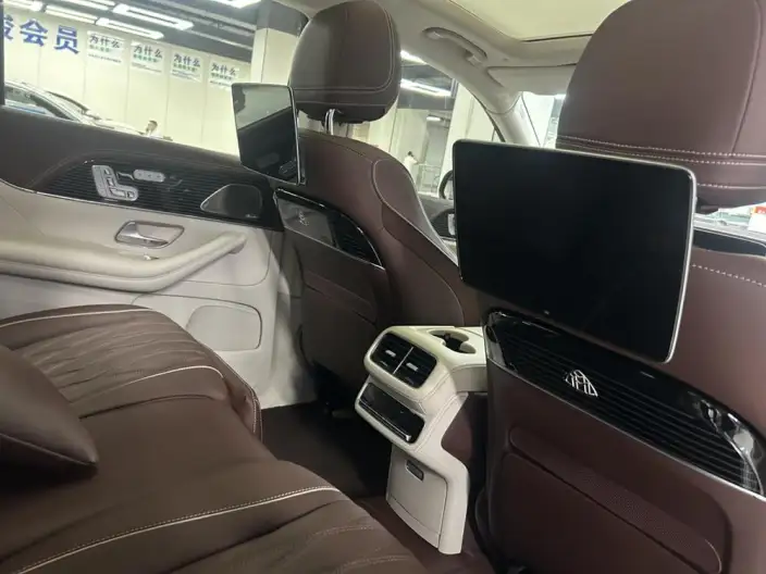 Mercedes-Benz GLS 2024 Model GLS 450 4MATIC Fashion Model – фото 9