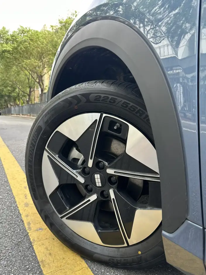 Geely Galaxy E5 2026 Model 530km Tiggo Edition – фото 7