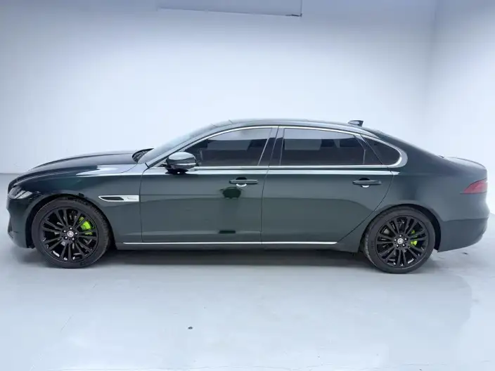 Jaguar XFL 2024 Model 2.0T P250 2WD Exclusive Deluxe Edition