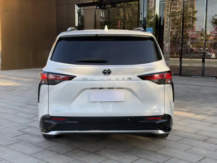 Granvia 2024 Model Intelligent Hybrid 2.5L 2WD Noble PLUS Edition – фото 5