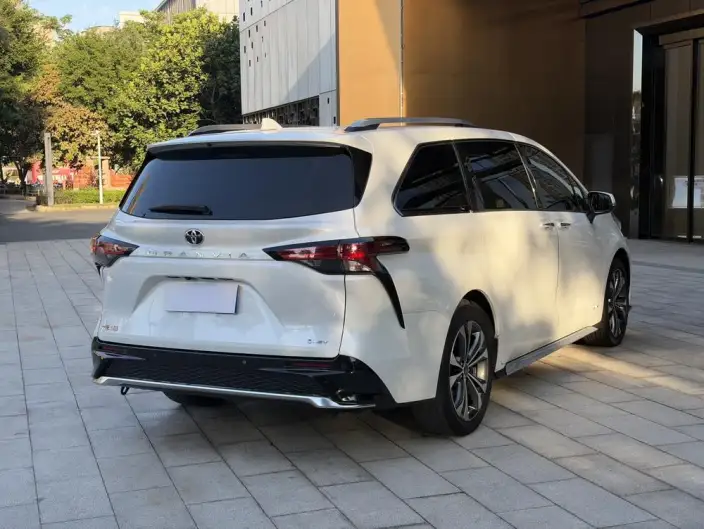 Granvia 2024 Model Intelligent Hybrid 2.5L 2WD Noble PLUS Edition – фото 6