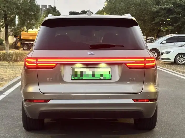 Li Auto ONE 2021 Model Extended Range 6 seat Edition – фото 5