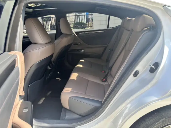 Lexus ES 2022 Model 200 Superior Edition – фото 9