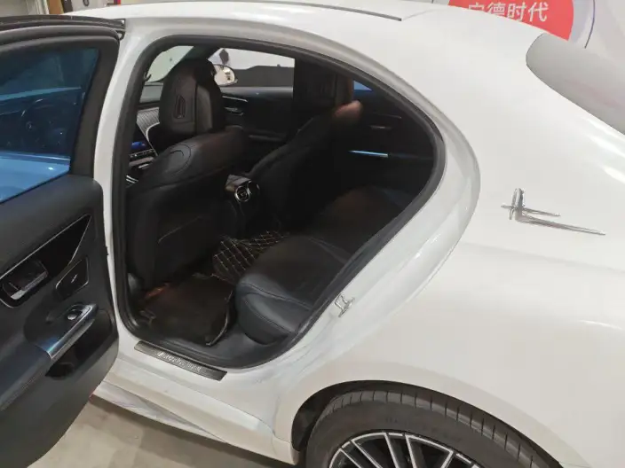 Mercedes-Benz C-Class 2024 Model C 200 L Sports Edition – фото 9