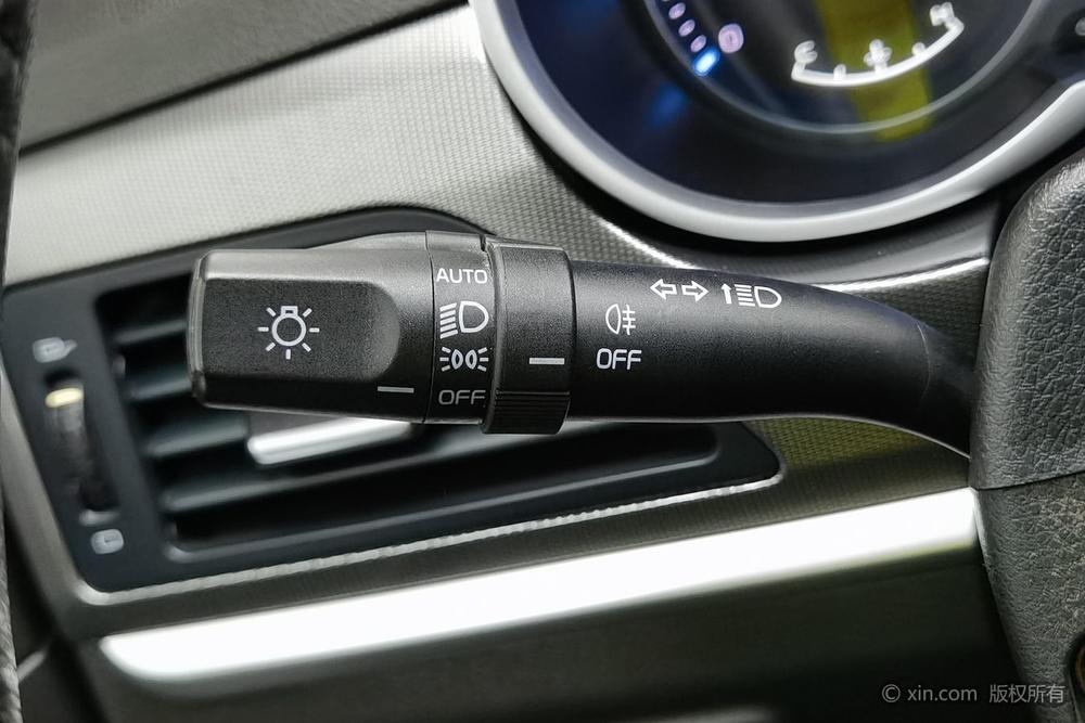 Geely Emgrand 2017 Sedan Millionth 1.5L Manual Upward – фото 16