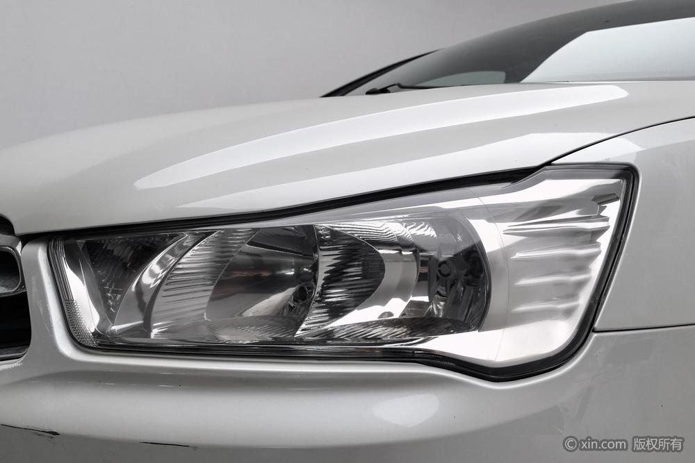 Citroën C-Triomphe 2013 Sedan 1.6L Manual Fashion – фото 7