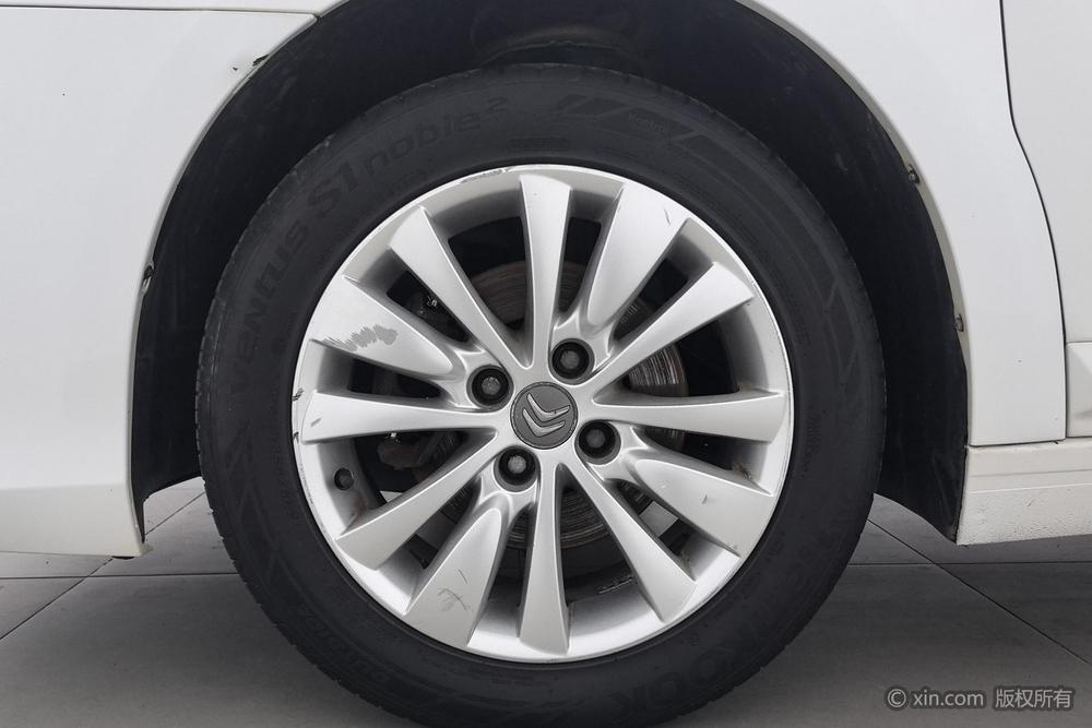 Citroën C-Triomphe 2013 Sedan 1.6L Manual Fashion – фото 8