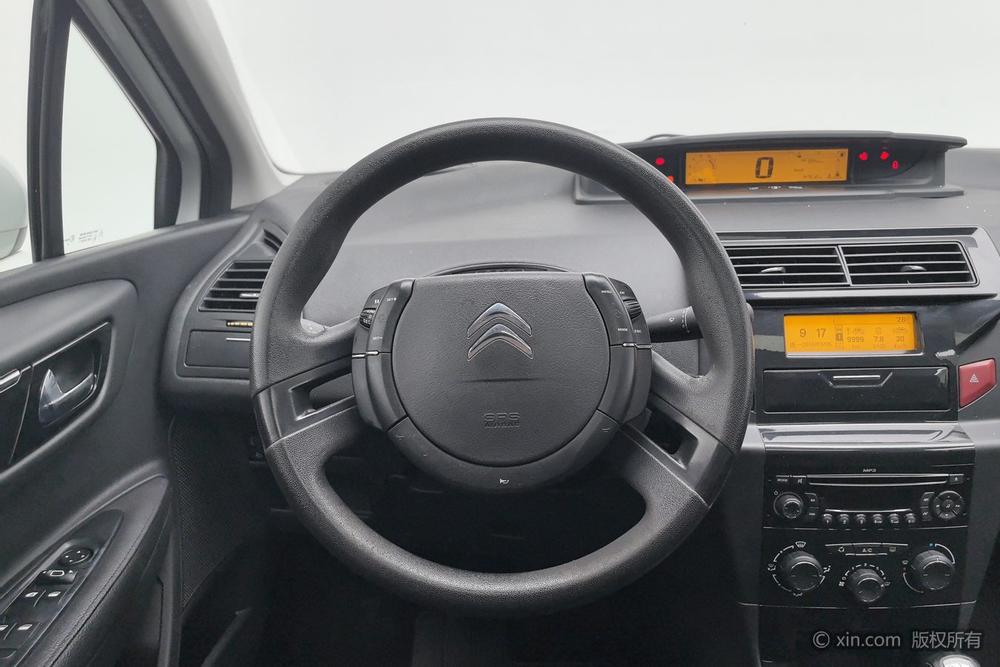 Citroën C-Triomphe 2013 Sedan 1.6L Manual Fashion – фото 14
