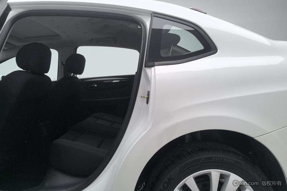 Citroën C-Triomphe 2013 Sedan 1.6L Manual Fashion – фото 19