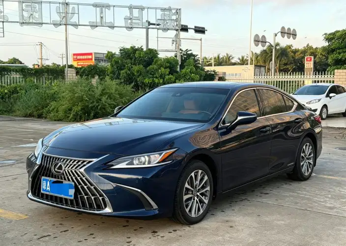Lexus ES 2022 Model 200 Superior Edition