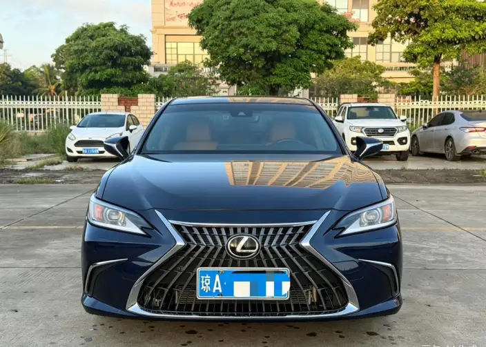 Lexus ES 2022 Model 200 Superior Edition