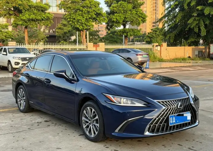 Lexus ES 2022 Model 200 Superior Edition