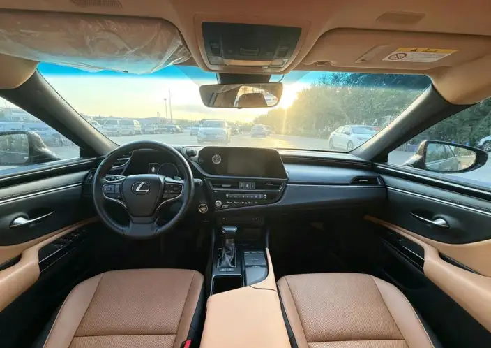 Lexus ES 2022 Model 200 Superior Edition – фото 7