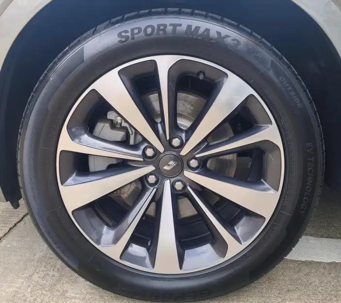 Li Auto ONE 2021 Model Extended Range 6 seat Edition – фото 9