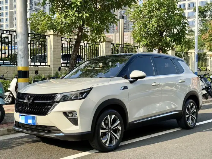 WULING Asta 2021 Model 1.5T Automatic Starlight Edition