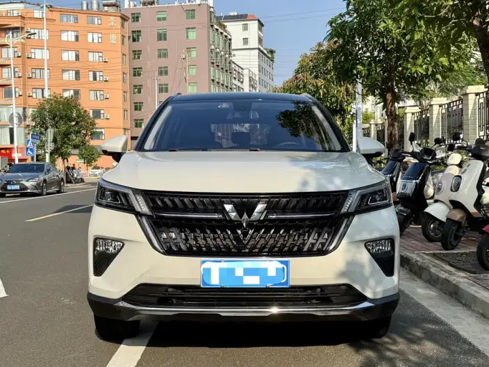 WULING Asta 2021 Model 1.5T Automatic Starlight Edition
