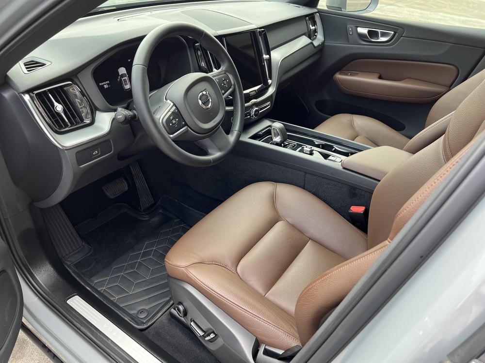 Volvo XC60 2024 B5 4WD Smart Enjoy Luxury – фото 8