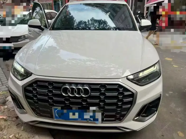 Audi Q5L 2022 Model 40T Fashion Dynamic Model