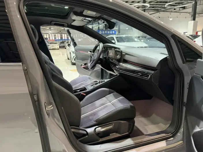 Volkswagen Golf 2023 Model Facelift 280TSI DSG R-Line Lite – фото 9