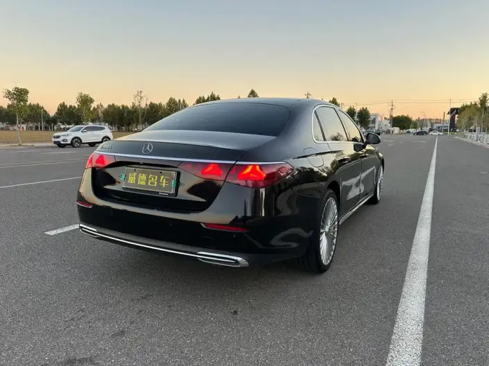 Mercedes-Benz E-Class 2024 Model E 260 L sedan – фото 6